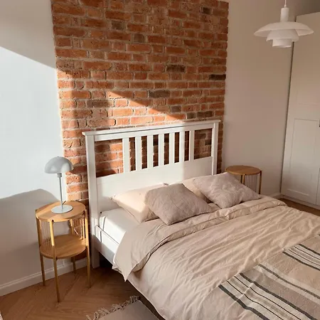 Zurawie 60 דירה *